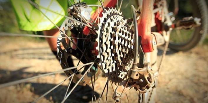 How does bicycle gear shifting work