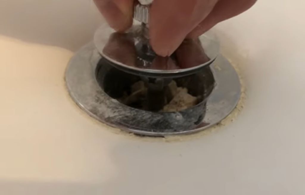 Tips for Smooth Drain Removal and Installation