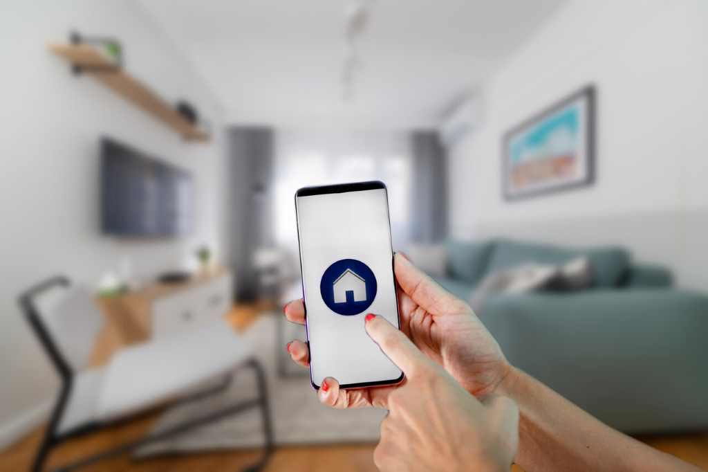 Is Smart Home Security Worth the Investment A Comprehensive Guide to Safeguarding Your Modern Home