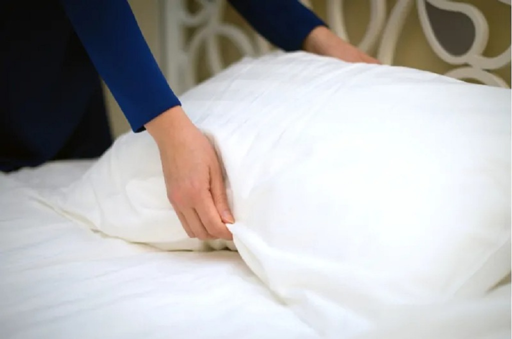 Does using a pillowcase affect the need to refresh the pillow